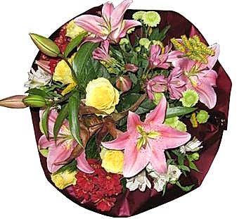 Pembe lilyum sarı gül ve mevsim �